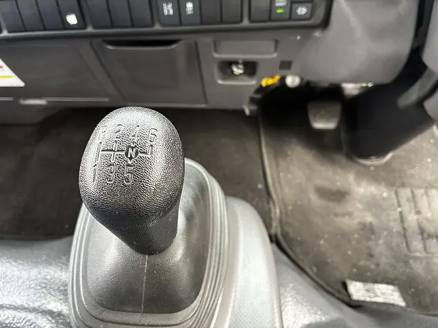 いすゞ エルフ 2RG-NPR88YM(2WD)の写真46