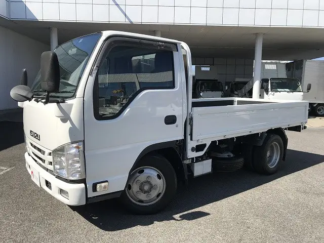 いすゞ エルフ 2RG-NKR88A(2WD)の写真1