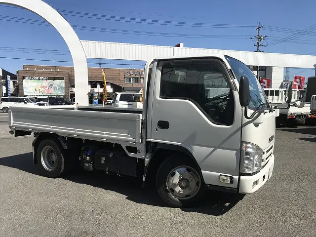 いすゞ エルフ 2RG-NKR88A(2WD)の写真3
