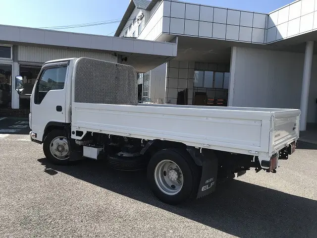 いすゞ エルフ 2RG-NKR88A(2WD)の写真4