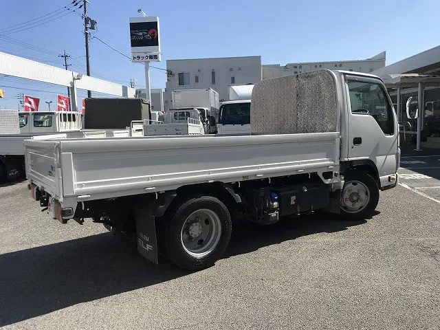 いすゞ エルフ 2RG-NKR88A(2WD)の写真6