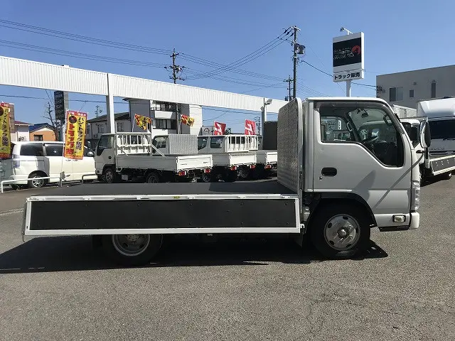 いすゞ エルフ 2RG-NKR88A(2WD)の写真15