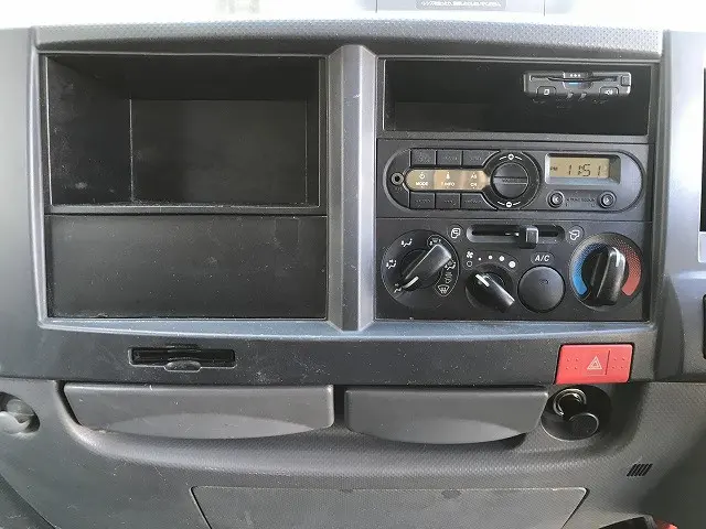 いすゞ エルフ 2RG-NKR88A(2WD)の写真27