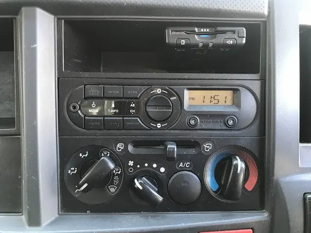 いすゞ エルフ 2RG-NKR88A(2WD)の写真28