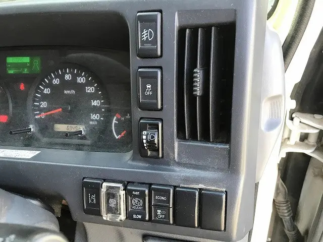 いすゞ エルフ 2RG-NKR88A(2WD)の写真30