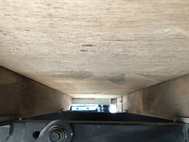 いすゞ エルフ 2RG-NKR88A(2WD)の写真37