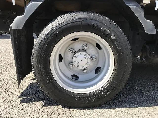 いすゞ エルフ 2RG-NKR88A(2WD)の写真42