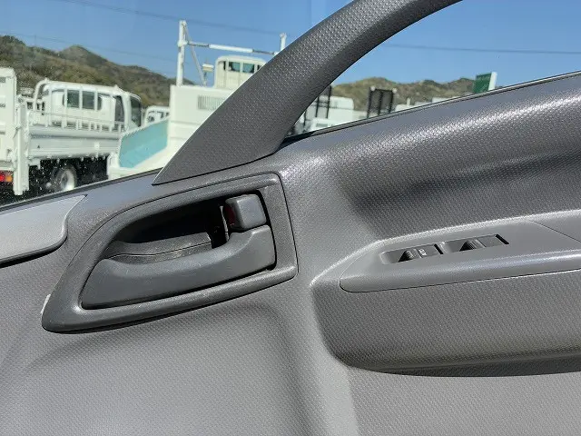 いすゞ フォワード SKG-FRR90S1(2WD)の写真37