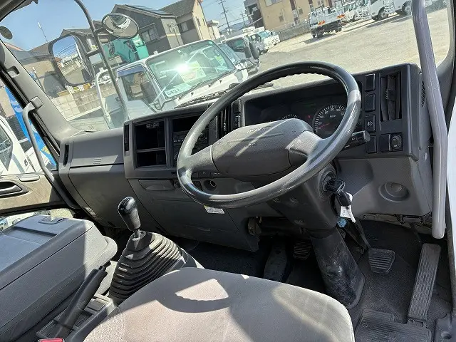 いすゞ フォワード PKG-FRR90S2(2WD)の写真32