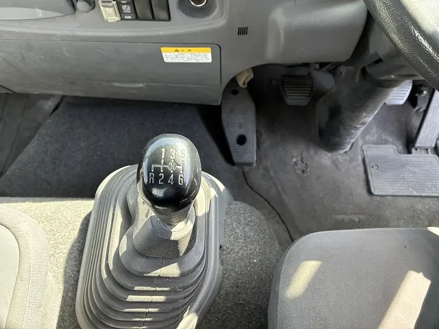 いすゞ フォワード PKG-FRR90S2(2WD)の写真39