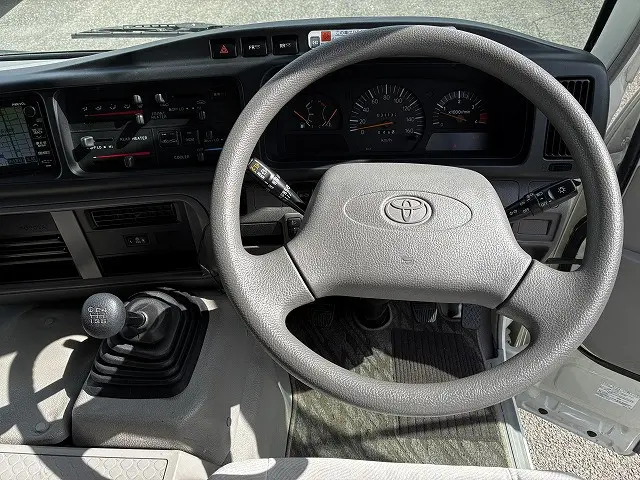 トヨタ コースター PDG-XZB40(2WD)の写真27