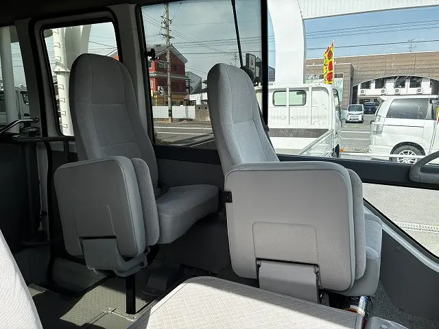 トヨタ コースター PDG-XZB40(2WD)の写真47