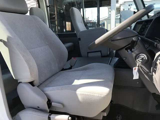 トヨタ コースター PDG-XZB40(2WD)の写真17