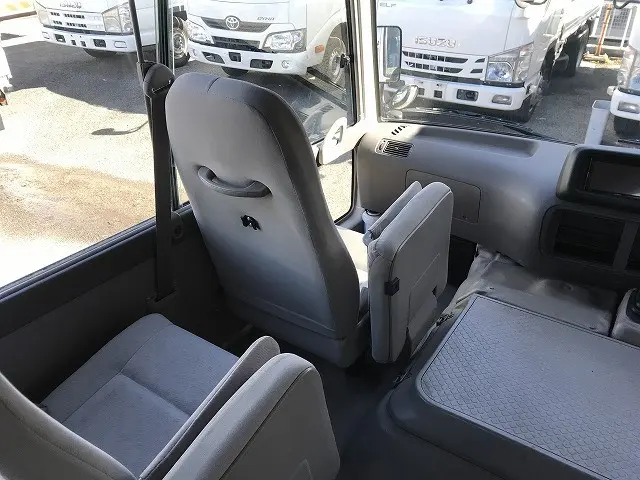 トヨタ コースター PDG-XZB40(2WD)の写真31