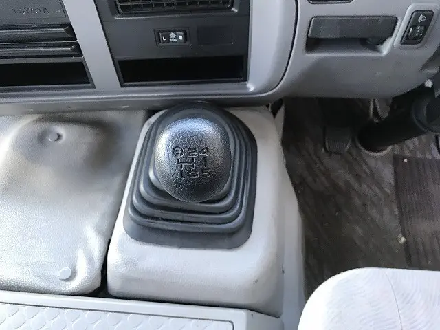 トヨタ コースター PDG-XZB40(2WD)の写真36