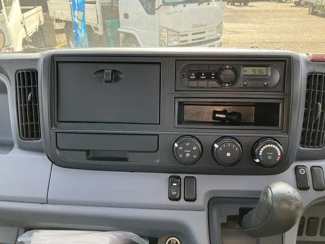 三菱 キャンター TPG-FDA00(4WD)の写真40