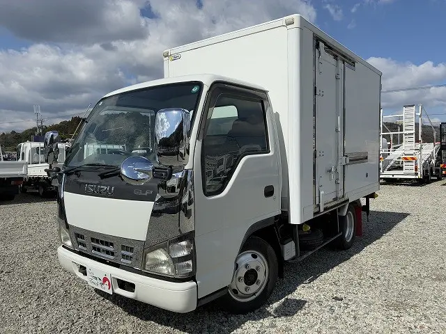 いすゞ エルフ PB-NKR81AN(2WD)の写真1