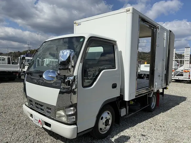 いすゞ エルフ PB-NKR81AN(2WD)の写真9