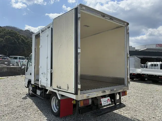 いすゞ エルフ PB-NKR81AN(2WD)の写真13