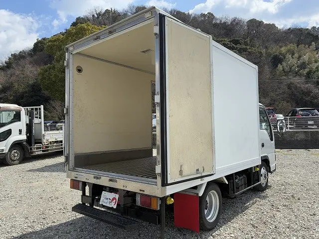 いすゞ エルフ PB-NKR81AN(2WD)の写真15