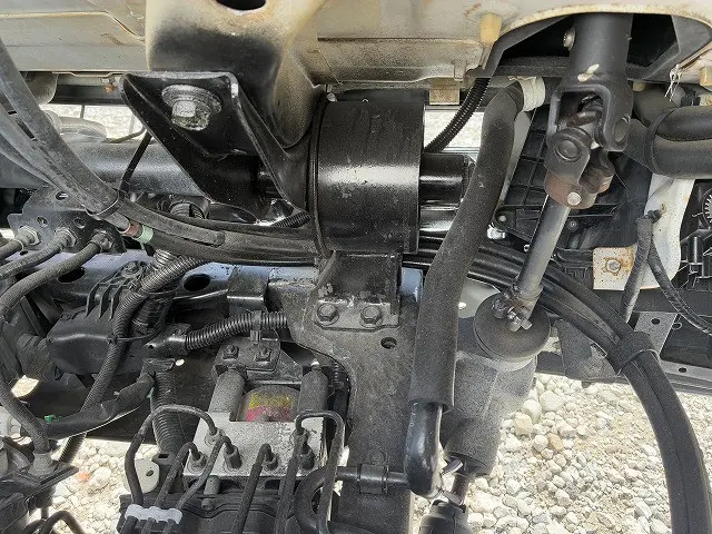 いすゞ エルフ PB-NKR81AN(2WD)の写真24