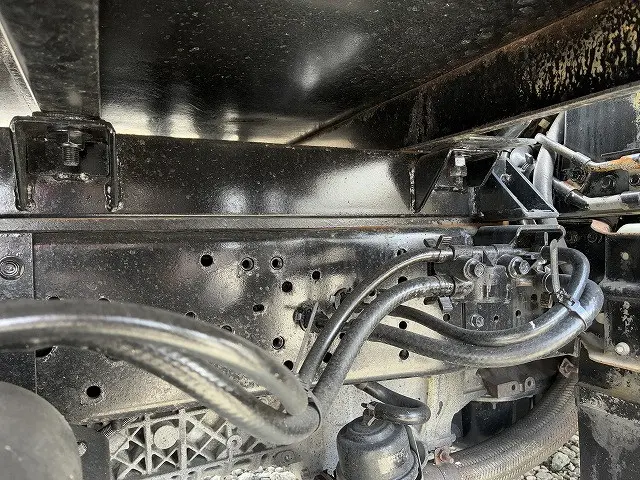 いすゞ エルフ PB-NKR81AN(2WD)の写真42