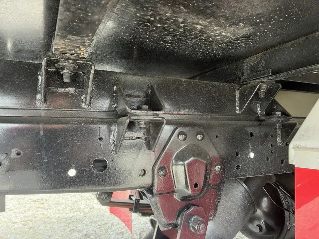 いすゞ エルフ PB-NKR81AN(2WD)の写真44