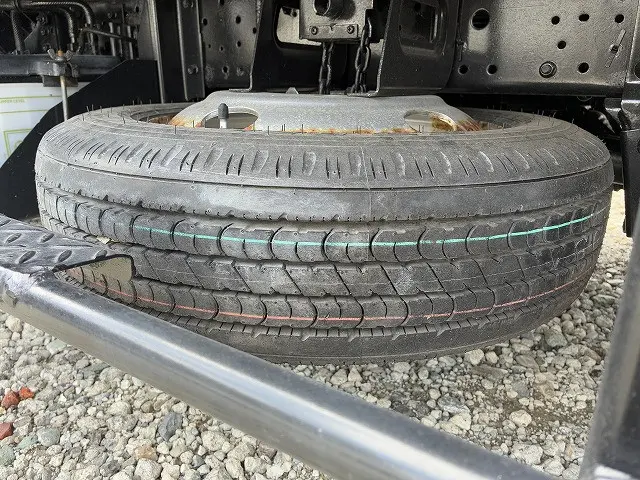 いすゞ エルフ PB-NKR81AN(2WD)の写真49