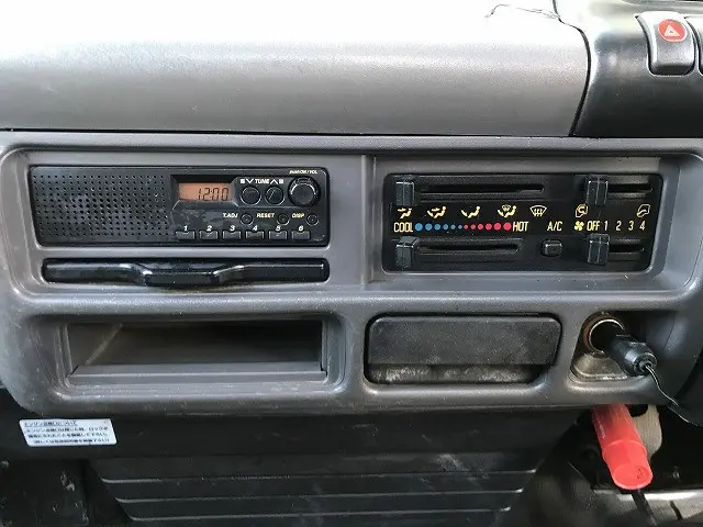 いすゞ エルフ KR-NKR81LAR(2WD)の写真27