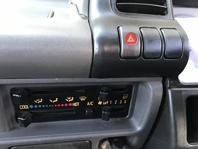 いすゞ エルフ KR-NKR81LAR(2WD)の写真28
