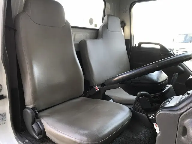 いすゞ エルフ KR-NKR81LAR(2WD)の写真32