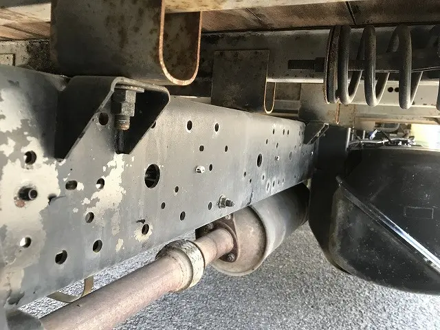 いすゞ エルフ KR-NKR81LAR(2WD)の写真38