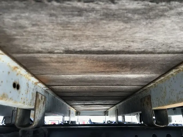 いすゞ エルフ KR-NKR81LAR(2WD)の写真40