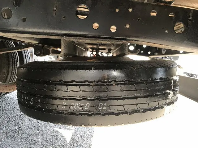 いすゞ エルフ KR-NKR81LAR(2WD)の写真42