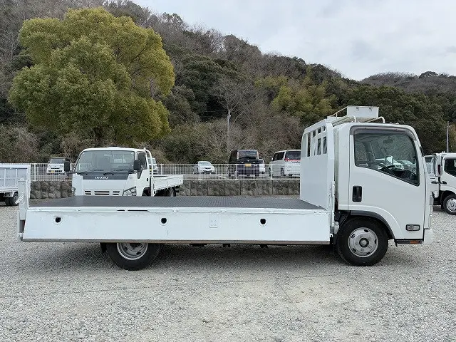 いすゞ エルフ 2RG-NMR88AR(2WD)の写真12