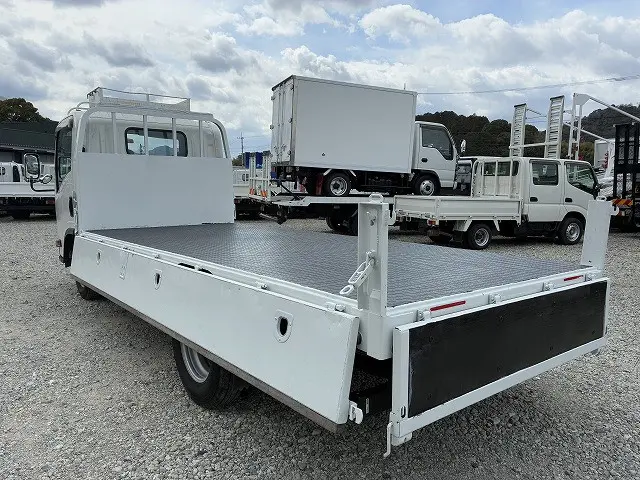 いすゞ エルフ 2RG-NMR88AR(2WD)の写真13