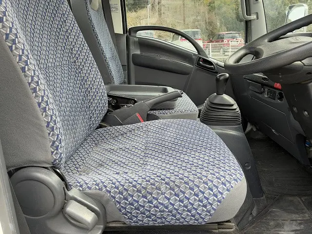 いすゞ エルフ 2RG-NMR88AR(2WD)の写真24