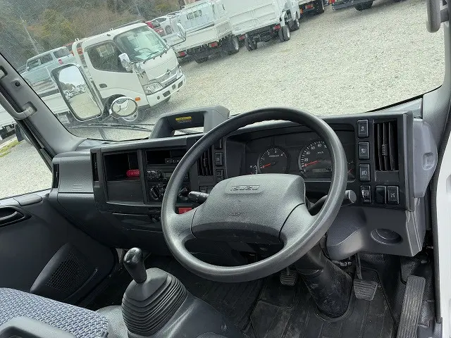 いすゞ エルフ 2RG-NMR88AR(2WD)の写真26