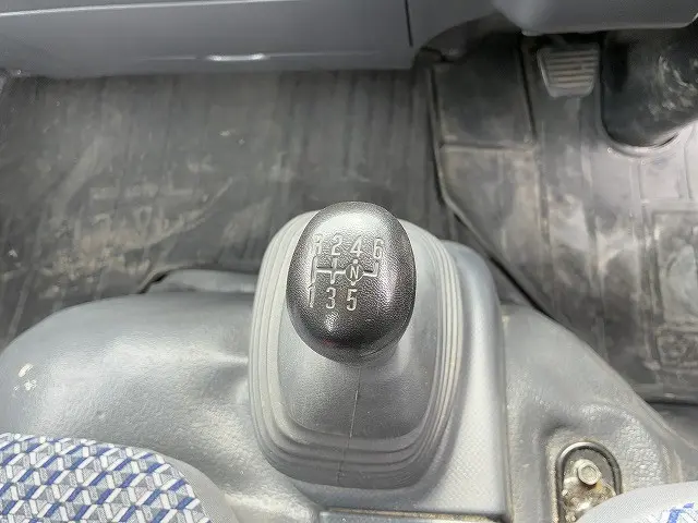 いすゞ エルフ 2RG-NMR88AR(2WD)の写真31