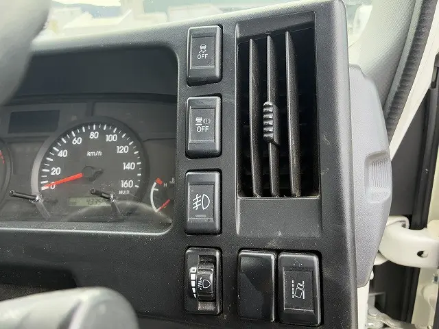 いすゞ エルフ 2RG-NMR88AR(2WD)の写真34