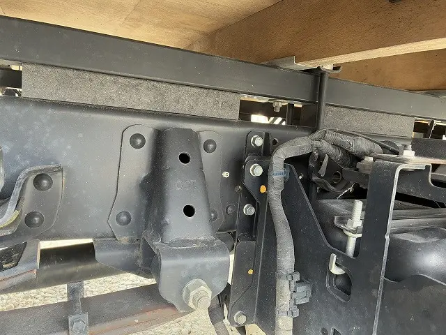 いすゞ エルフ 2RG-NMR88AR(2WD)の写真36