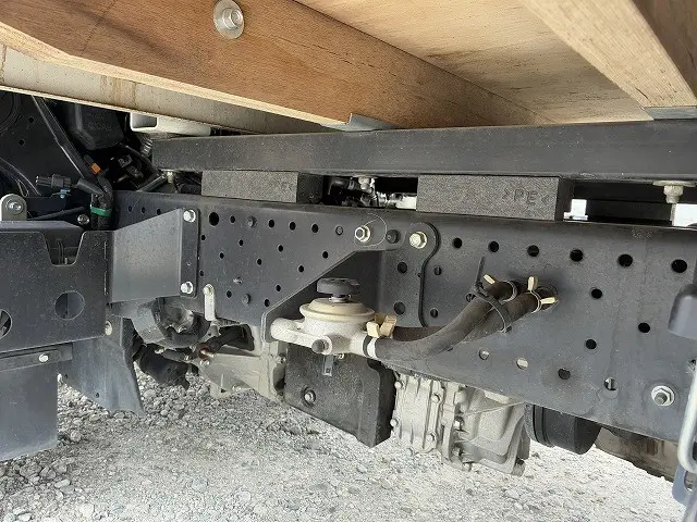 いすゞ エルフ 2RG-NMR88AR(2WD)の写真42