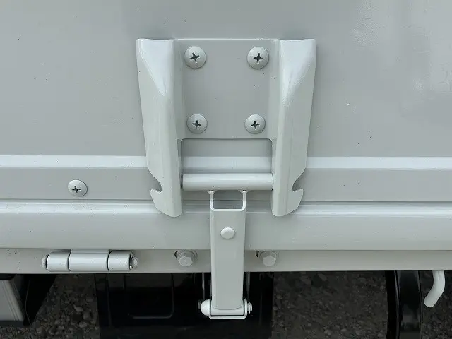 いすゞ エルフ 2RG-NMR88AR(2WD)の写真46