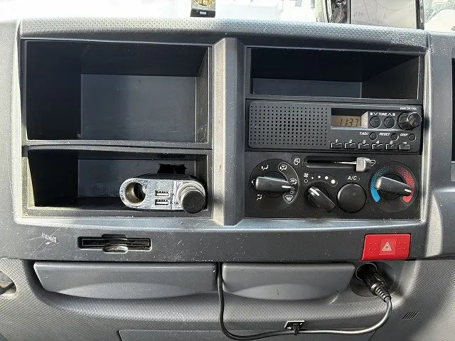 いすゞ エルフ TKG-NJR85Aの写真44