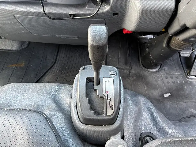 いすゞ エルフ TKG-NJR85Aの写真45