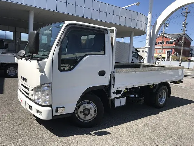 いすゞ エルフ 2RG-NJR88A(2WD)の写真1