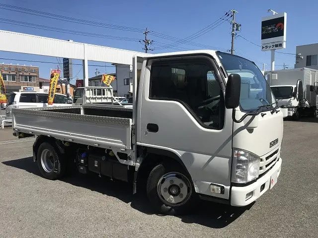 いすゞ エルフ 2RG-NJR88A(2WD)の写真3