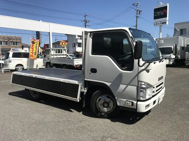 いすゞ エルフ 2RG-NJR88A(2WD)の写真9