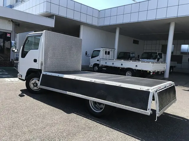いすゞ エルフ 2RG-NJR88A(2WD)の写真11