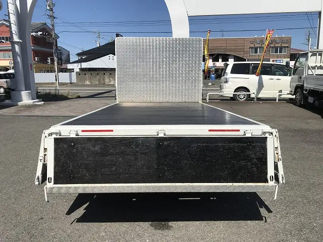 いすゞ エルフ 2RG-NJR88A(2WD)の写真12